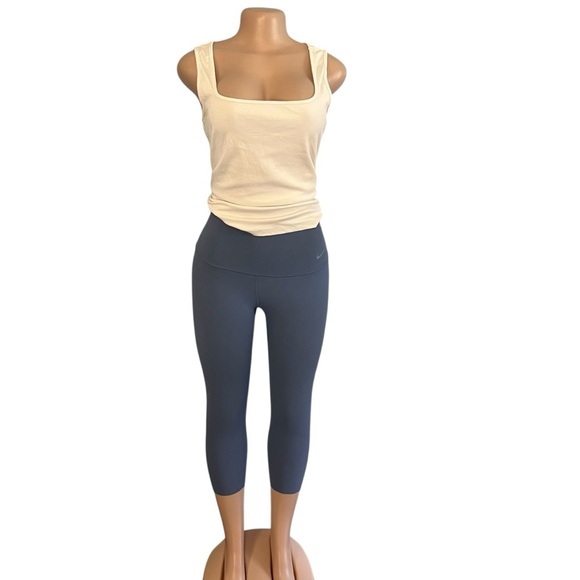 Nike Dri-FIT Zenvy Gentle Support High-Rise Cropped Leggings - Picture 2 of 9